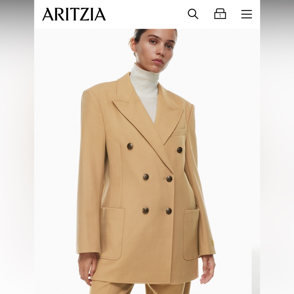 Allegro Blazer
Double-breasted relaxed twill blazer
